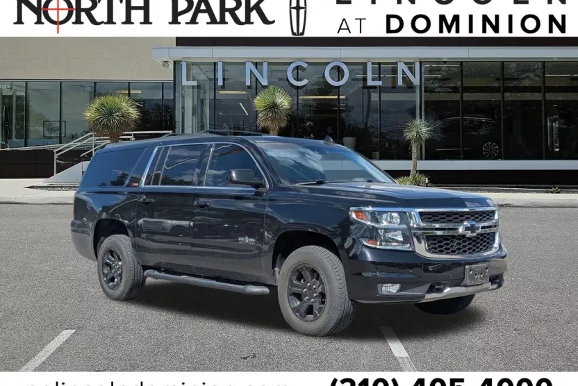 2020 Chevrolet Suburban LT photo 1