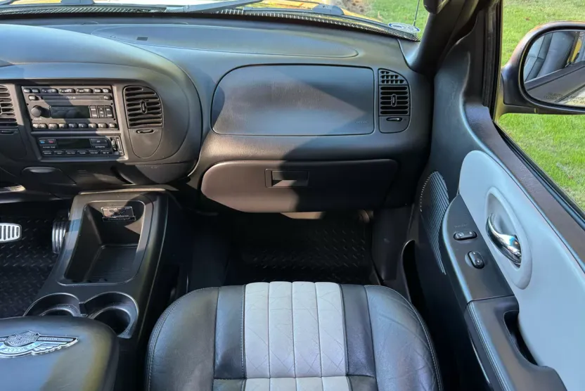 2003 Ford F-150 Harley-Davidson photo 1