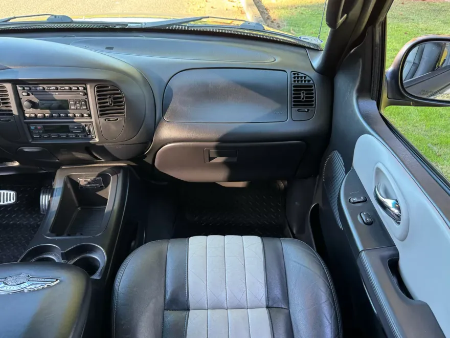 2003 Ford F-150 Harley-Davidson photo 1