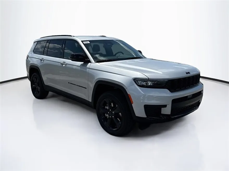 2025 Jeep Grand Cherokee Altitude photo 1
