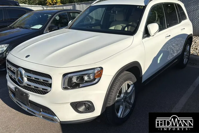 2023 Mercedes Benz GLB 250 4MATIC photo 1