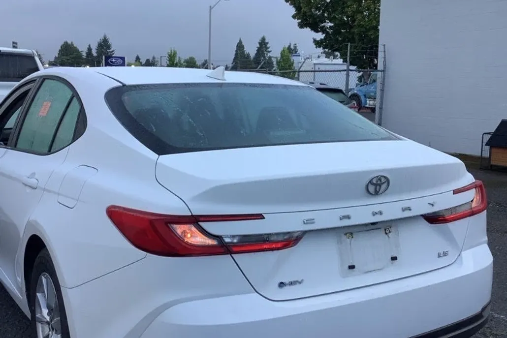 2025 Toyota Camry LE photo 1