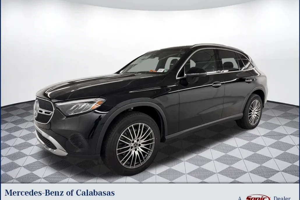 2026 Mercedes Benz GLC 300 photo 1