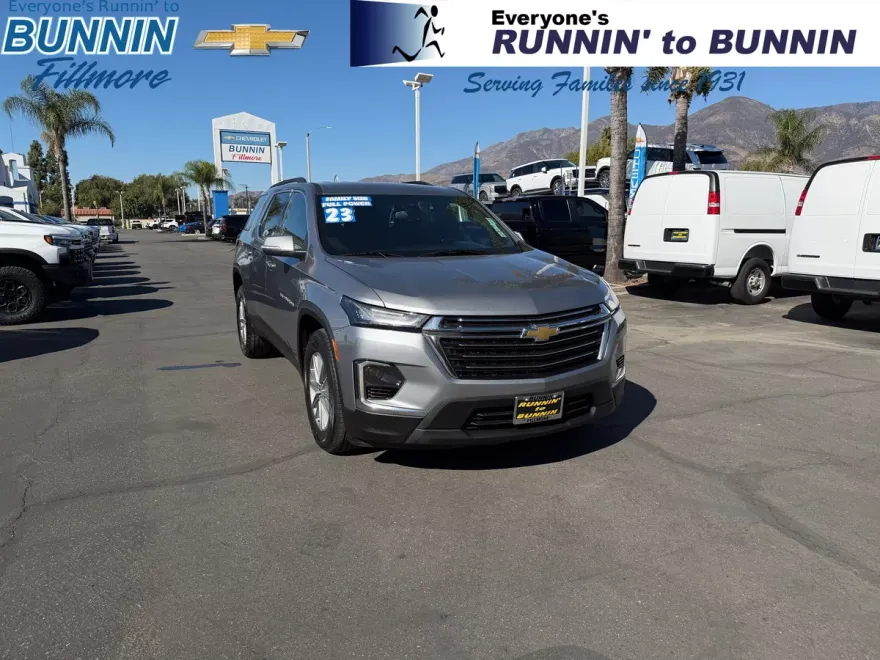 2023 Chevrolet Traverse Leather photo 1