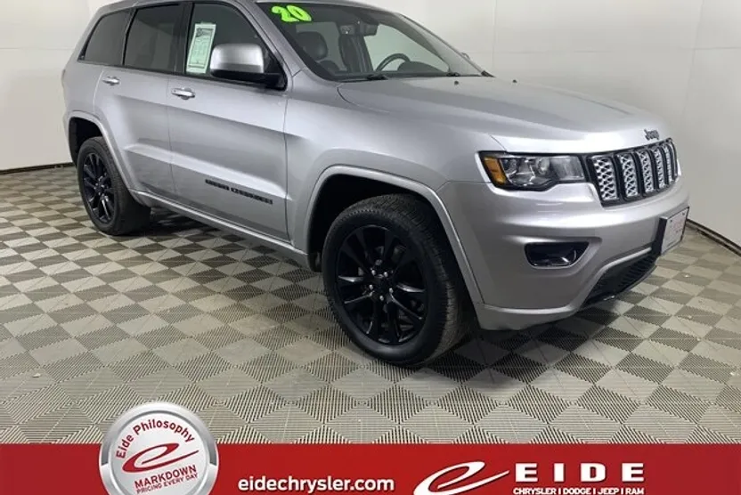 2020 Jeep Grand Cherokee Laredo Altitude Sport photo 1
