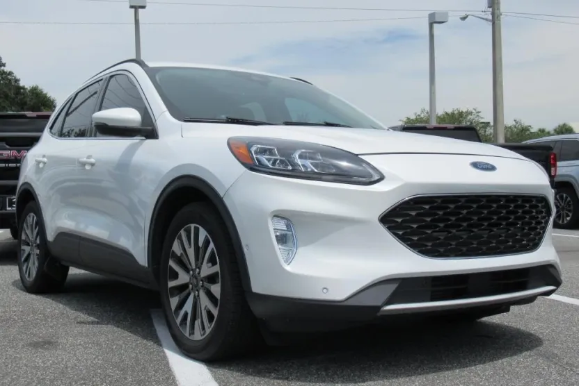 2020 Ford Escape Titanium photo 1
