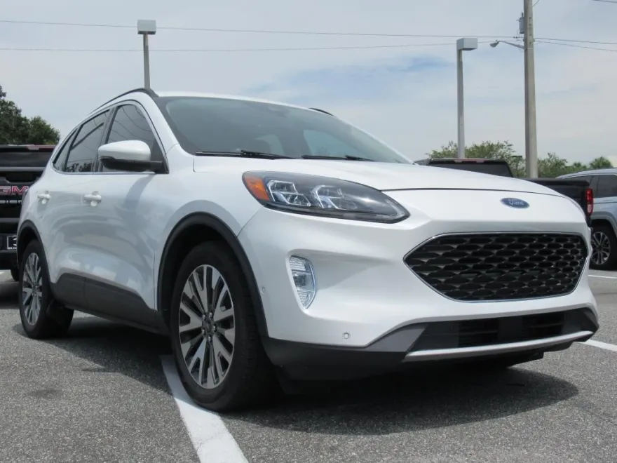 2020 Ford Escape Titanium photo 1
