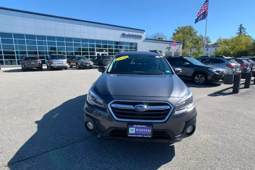 2019 Subaru Outback 2.5i Limited photo 1