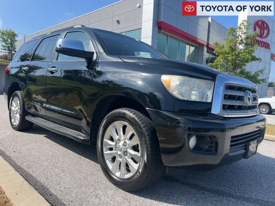 2013 Toyota Sequoia Platinum photo 1