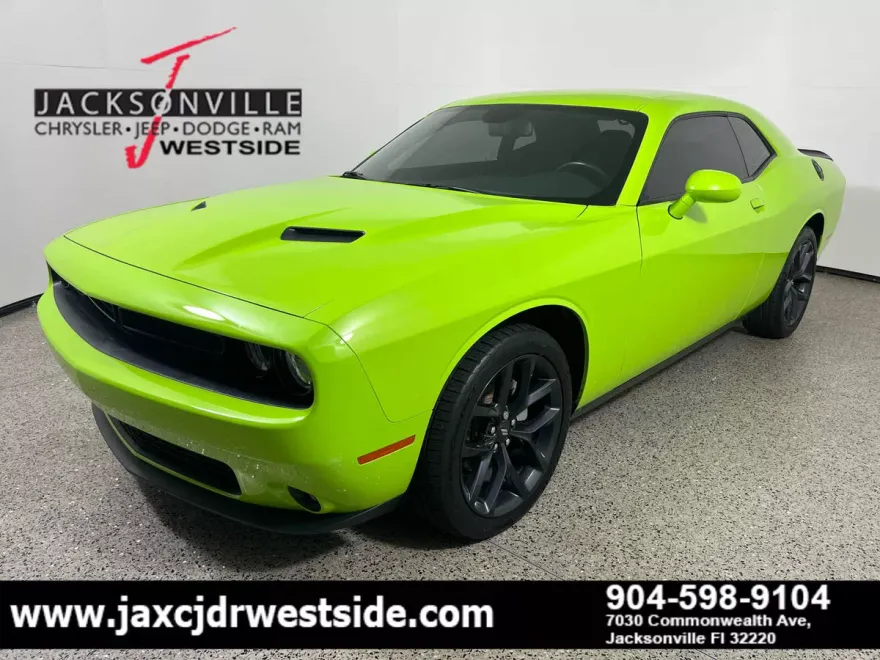 2023 Dodge Challenger SXT photo 1