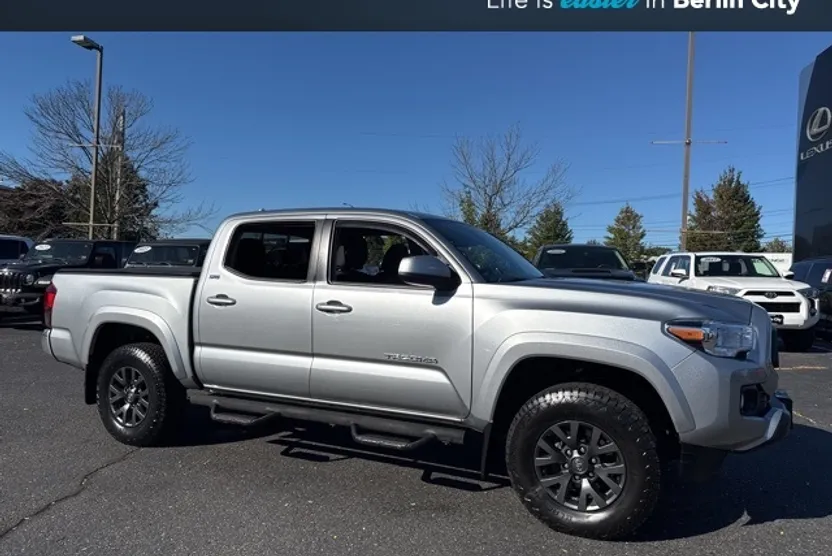 2022 Toyota Tacoma SR5 photo 1