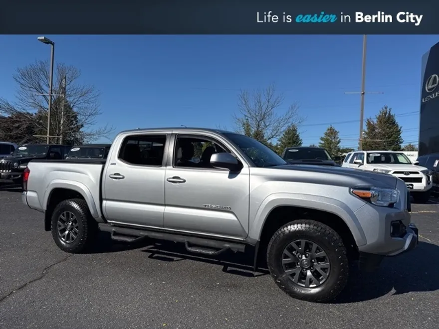 2022 Toyota Tacoma SR5 photo 1