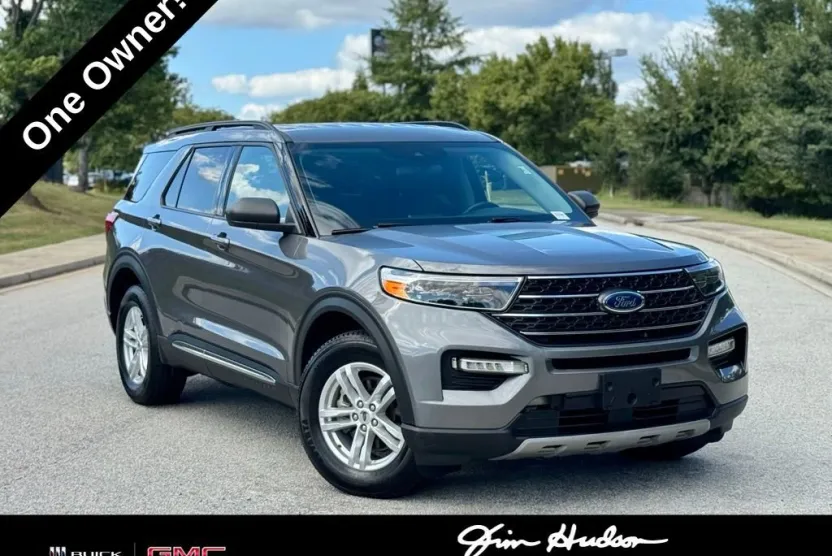 2022 Ford Explorer XLT photo 1