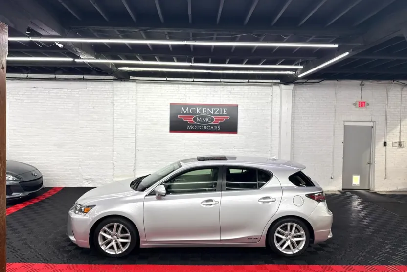 2015 Lexus CT 200h photo 1