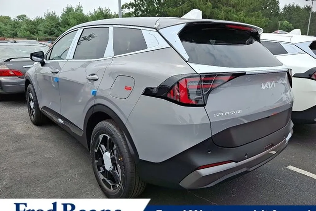 2026 Kia Sportage Hybrid S photo 1
