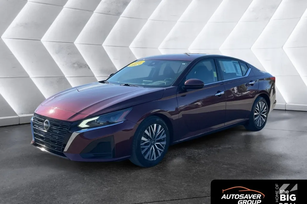 2023 Nissan Altima 2.5 SV photo 1