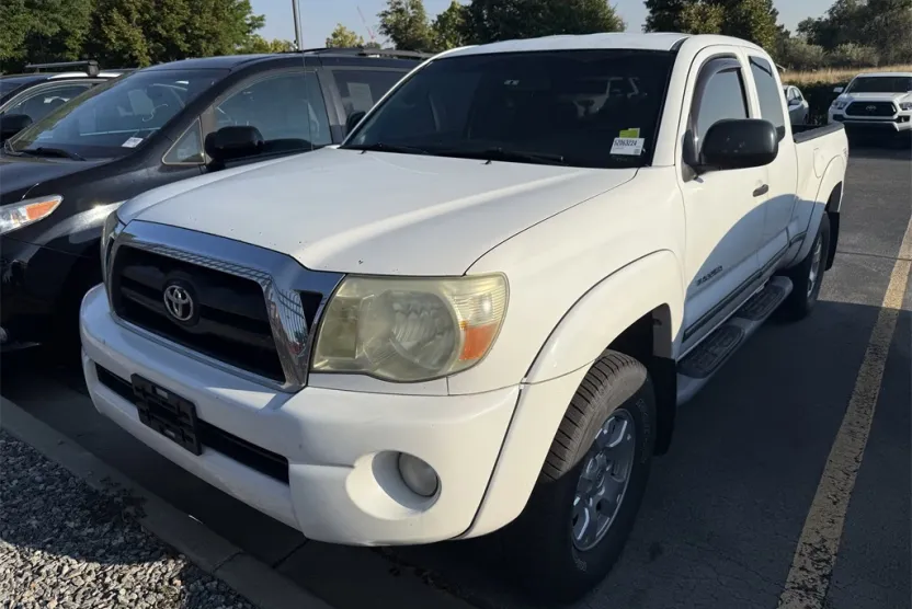 2005 Toyota Tacoma Base photo 1