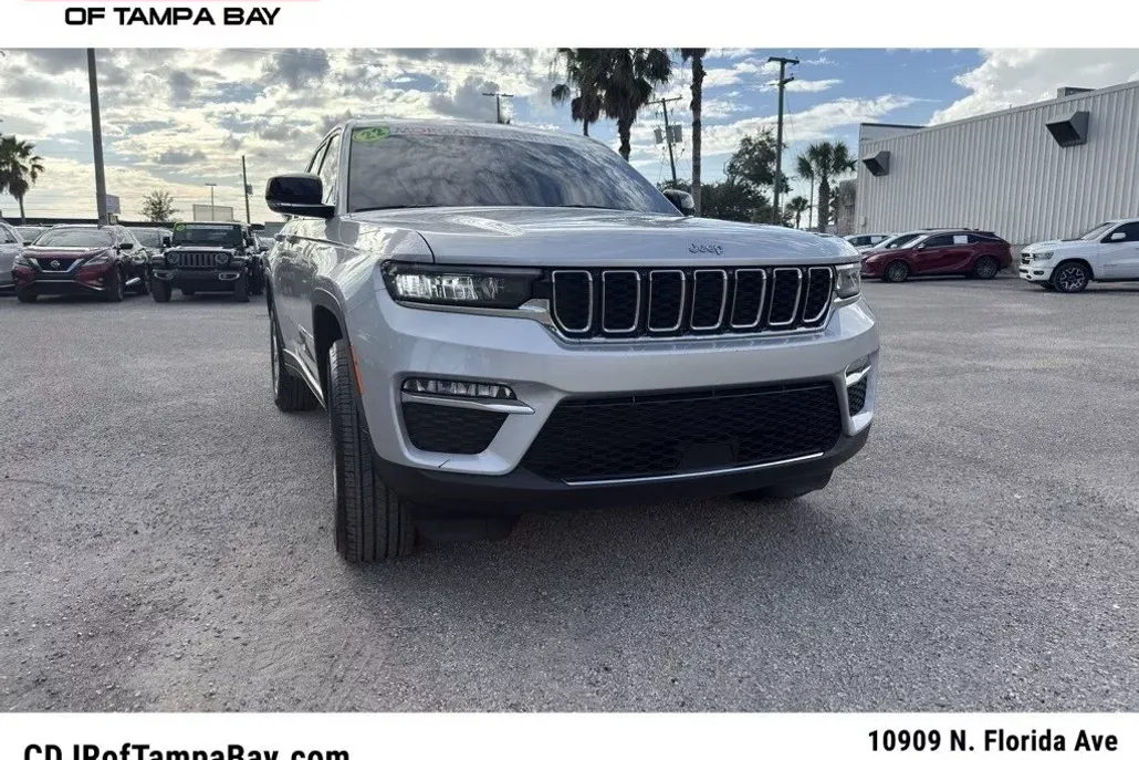 2022 Jeep Grand Cherokee Limited photo 1