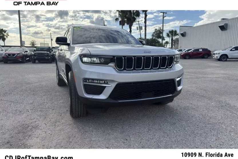 2022 Jeep Grand Cherokee Limited photo 1