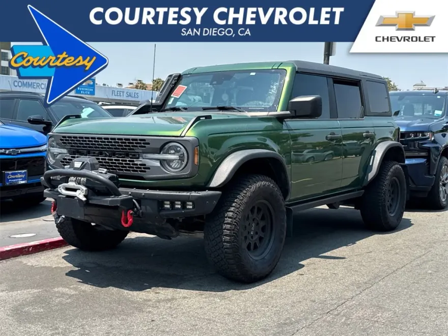 2022 Ford Bronco Base photo 1