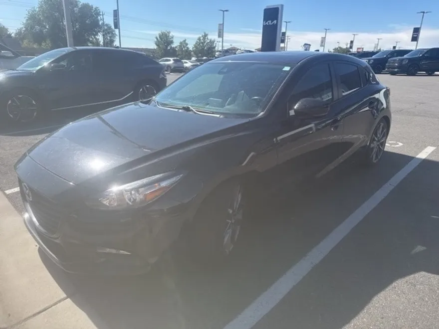 2018 Mazda Mazda3 Touring Hatchback photo 1