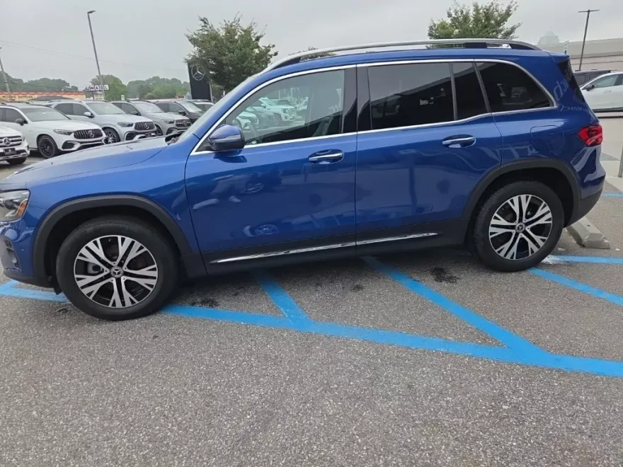 2024 Mercedes Benz GLB 250 photo 3