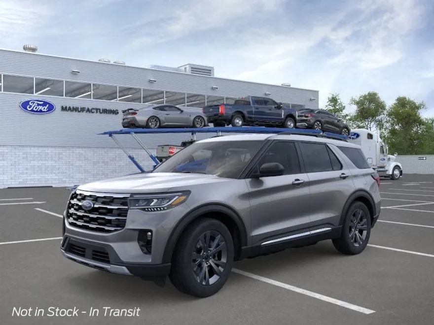 2025 Ford Explorer photo 1