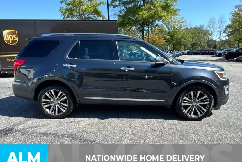 2017 Ford Explorer Platinum photo 1