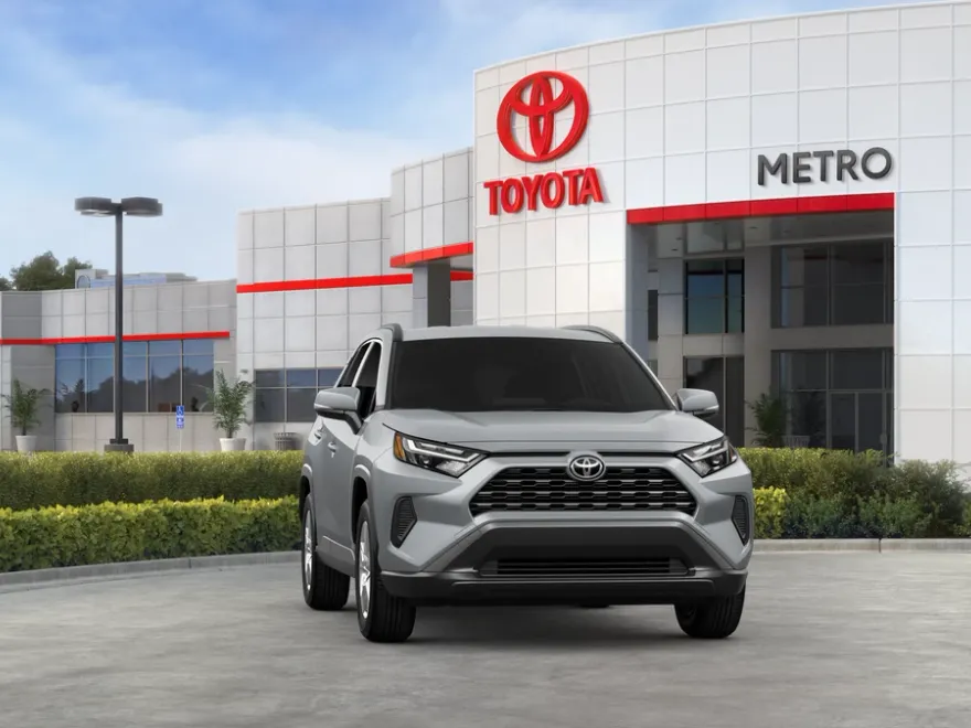 2025 Toyota RAV4 XLE photo 1