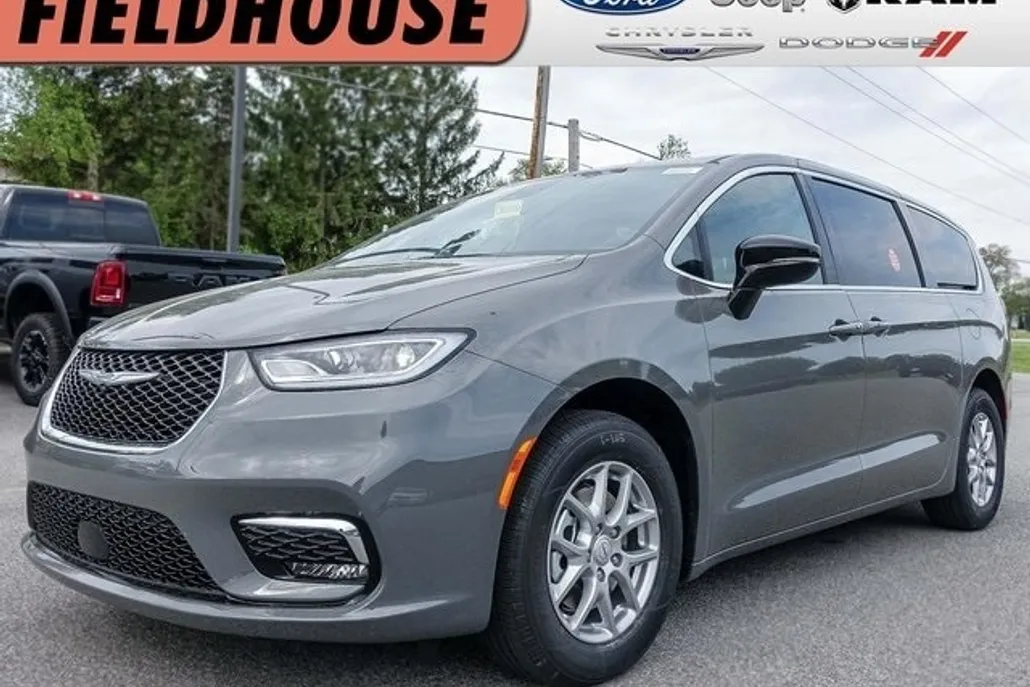 2025 Chrysler Pacifica photo 1