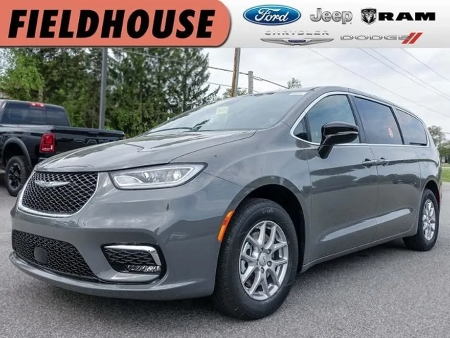 2025 Chrysler Pacifica photo 1