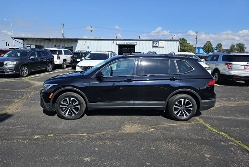 2022 Volkswagen Tiguan S photo 1
