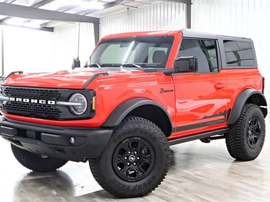 2021 Ford Bronco photo 1