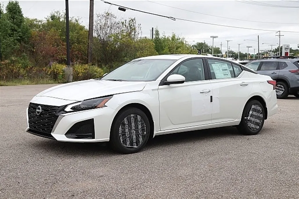2025 Nissan Altima 2.5 SV photo 1