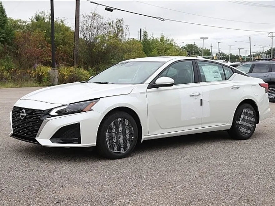 2025 Nissan Altima 2.5 SV photo 1