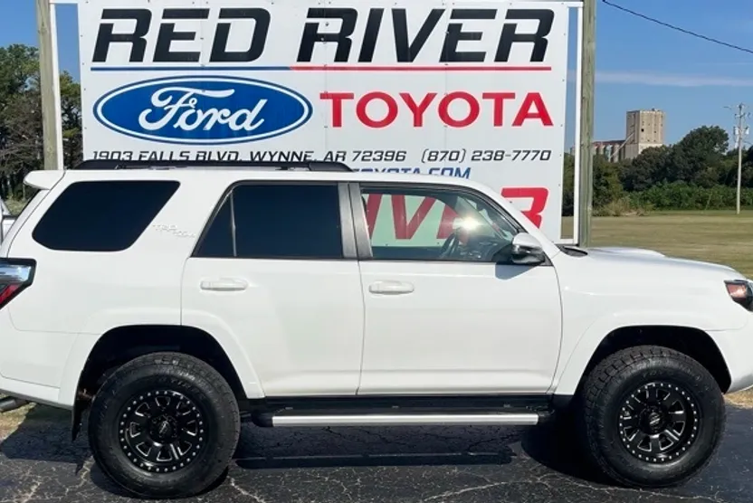 2019 Toyota 4Runner TRD Off-Road Premium photo 1
