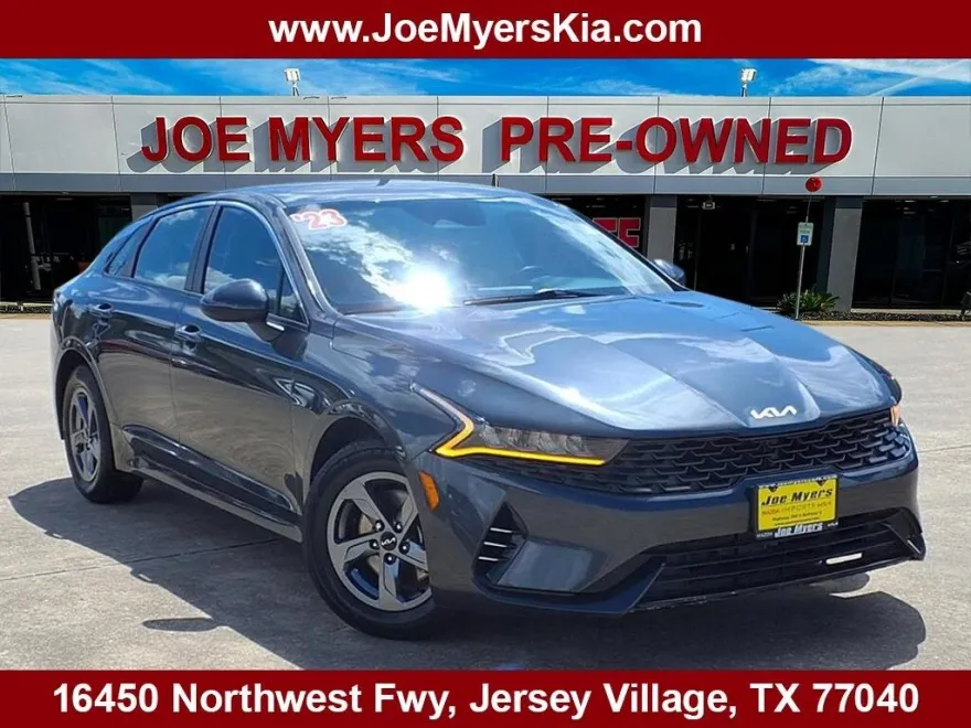 2023 Kia K5 LXS photo 1
