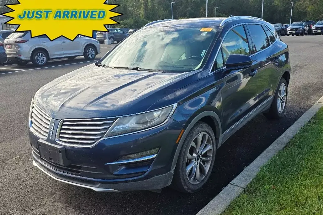 2015 Lincoln MKC Base photo 1