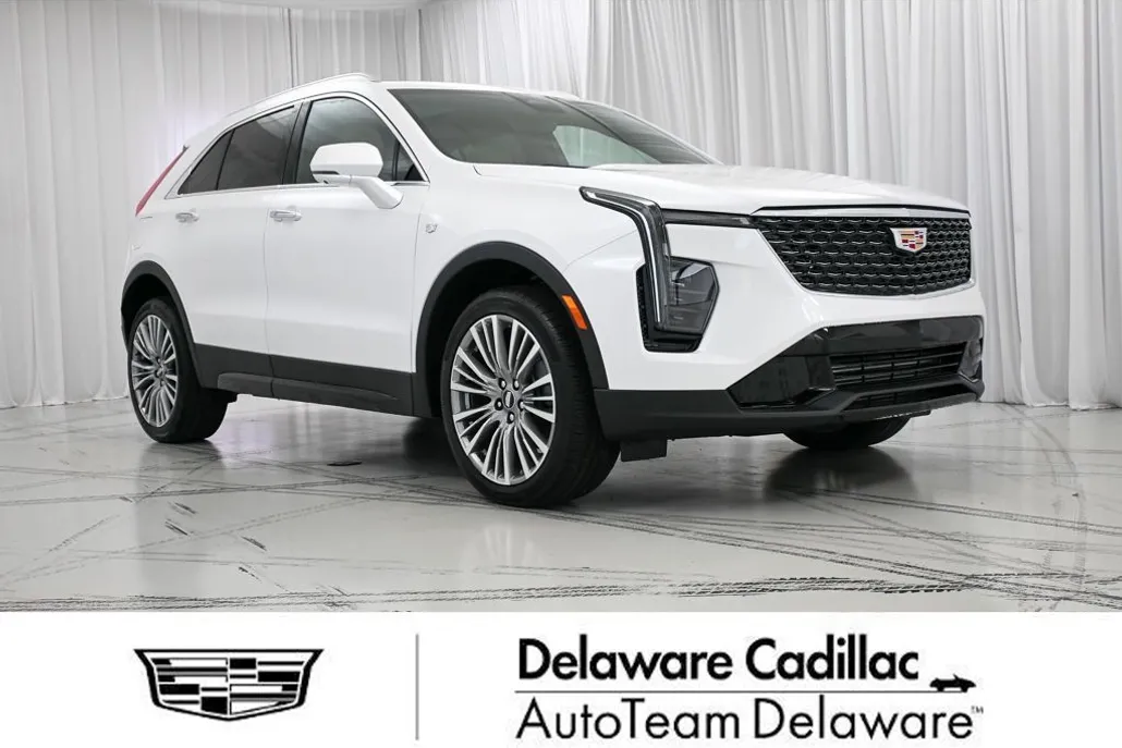 2025 Cadillac XT4 Premium Luxury photo 1