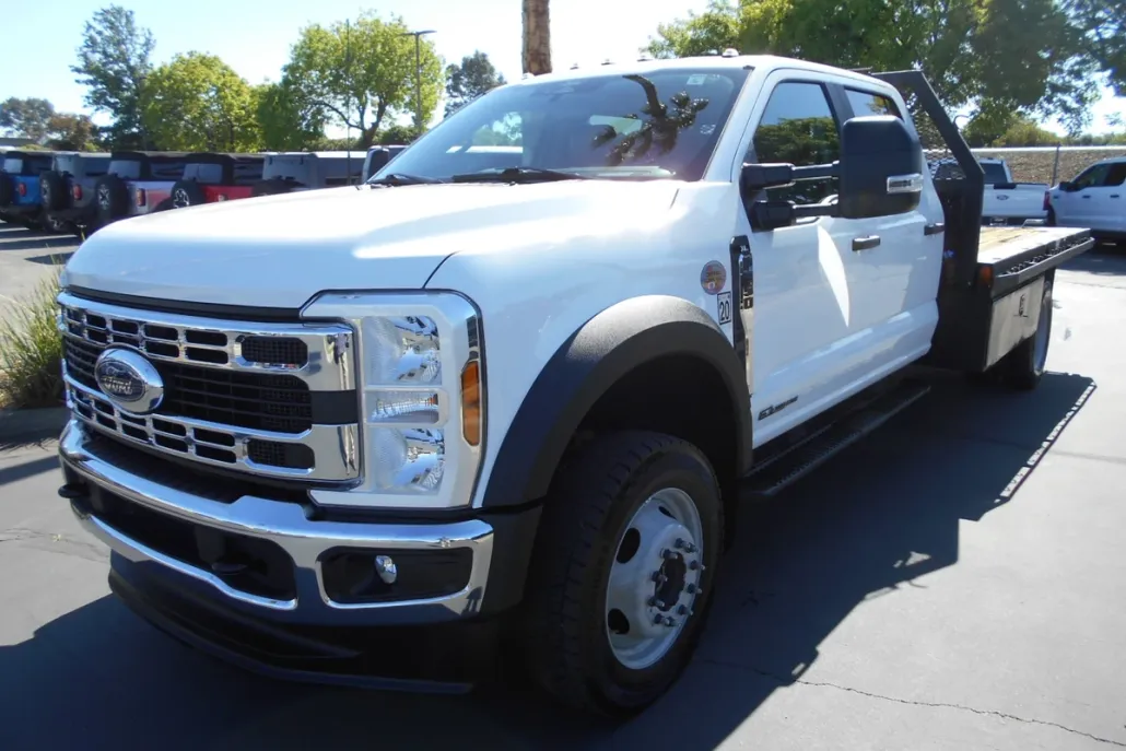 2024 Ford F-550 photo 1