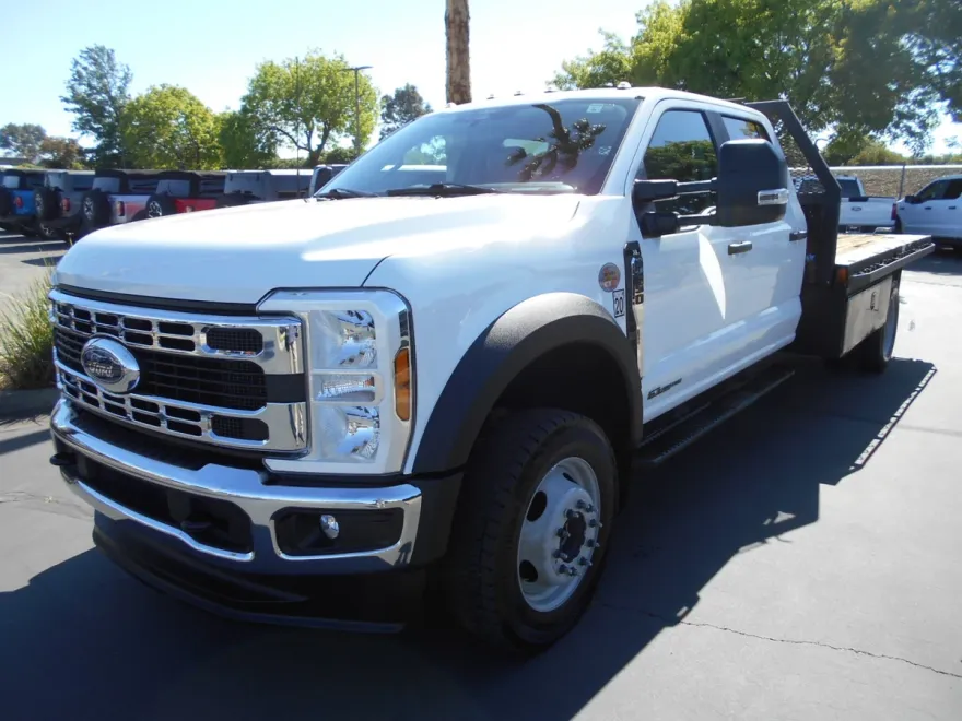 2024 Ford F-550 photo 1
