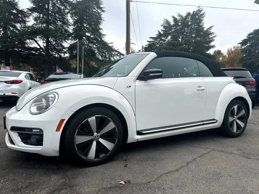 2014 Volkswagen Beetle R-Line Convertible photo 1