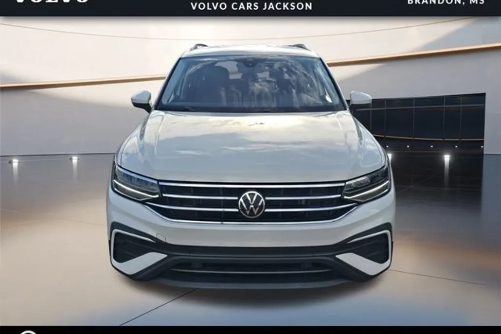 2024 Volkswagen Tiguan SE Wolfsburg Edition photo 1
