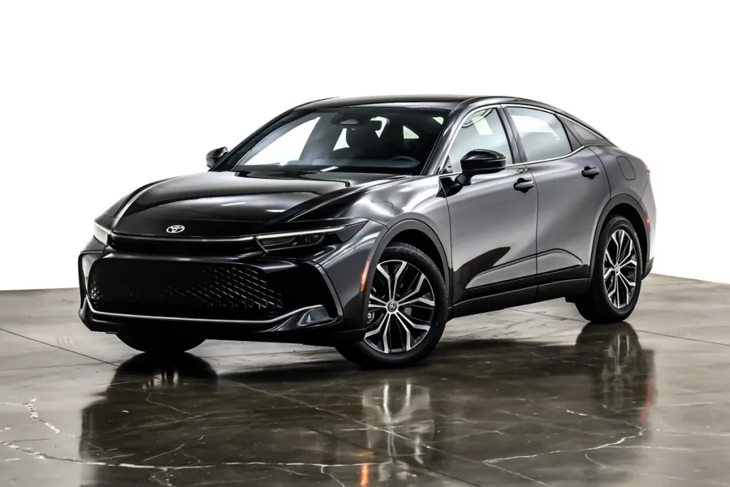 2023 Toyota Crown XLE photo 1