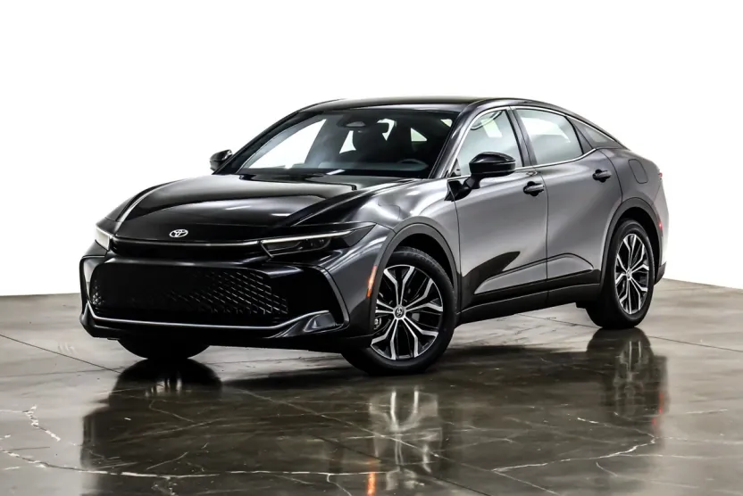 2023 Toyota Crown XLE photo 1