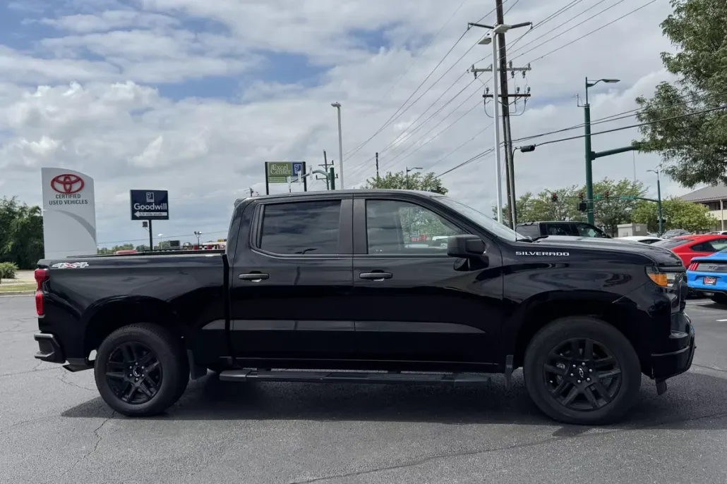 2022 Chevrolet Silverado 1500 Custom photo 1