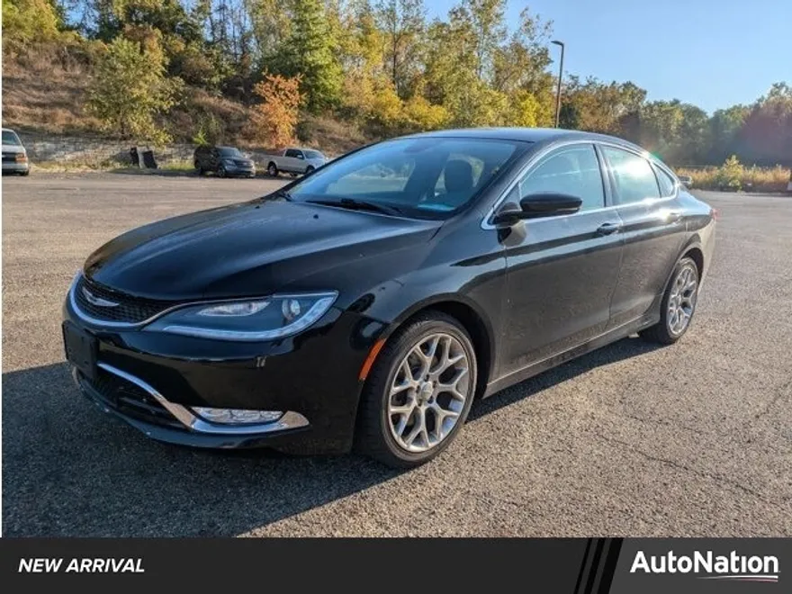 2015 Chrysler 200 C photo 1