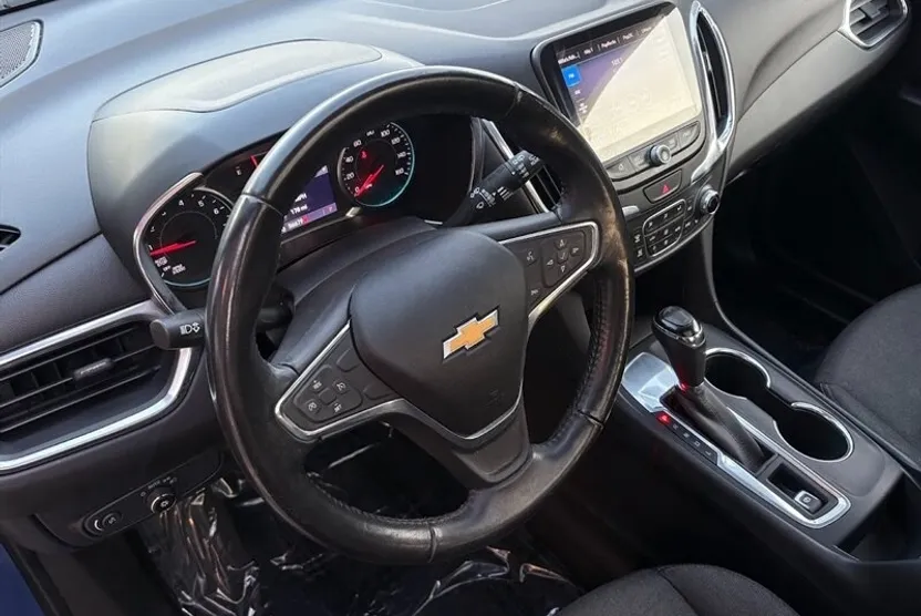 2019 Chevrolet Equinox LT photo 1