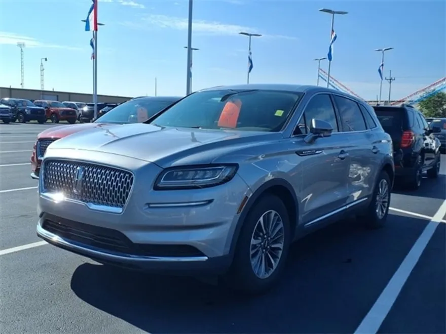 2021 Lincoln Nautilus Standard photo 1