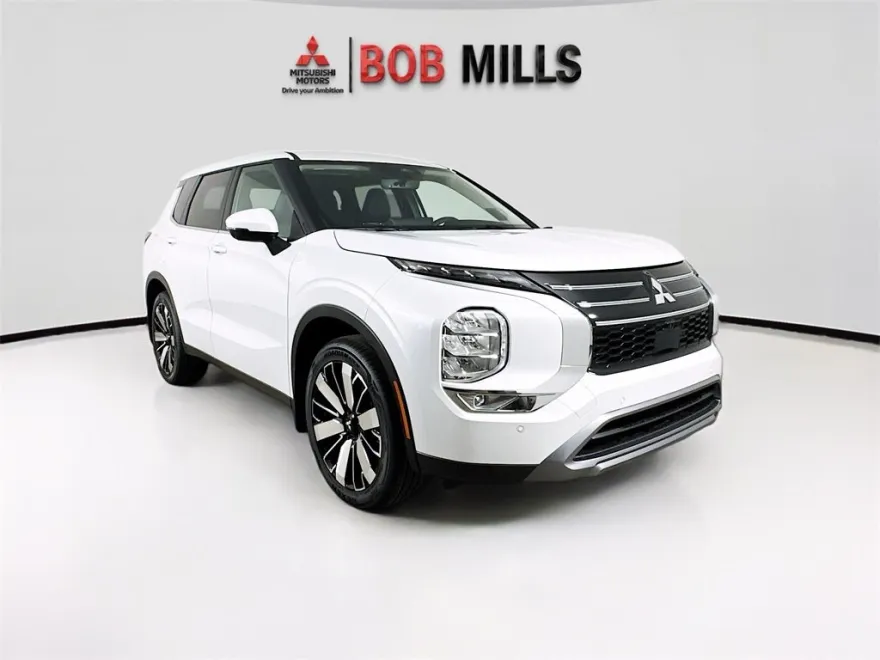 2025 Mitsubishi Outlander SE photo 1